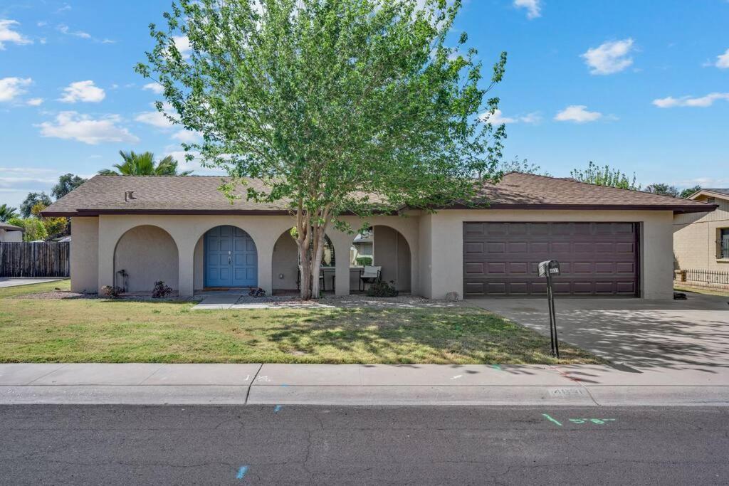 Amazing 3 Bedroom W/pool, Minutes From Phx And Sports Hébergement de vacances