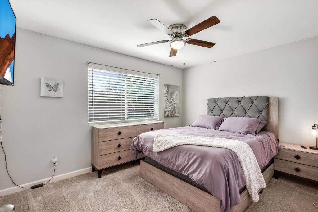 Amazing 3 Bedroom W/pool, Minutes From Phx And Sports Glendale