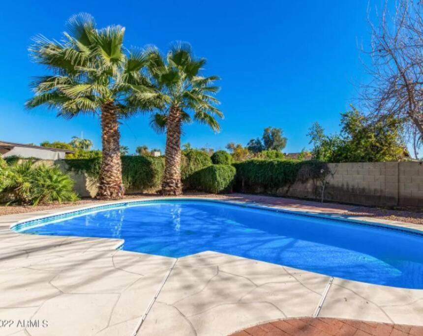 Amazing 3 Bedroom W/pool, Minutes From Phx And Sports * Glendale